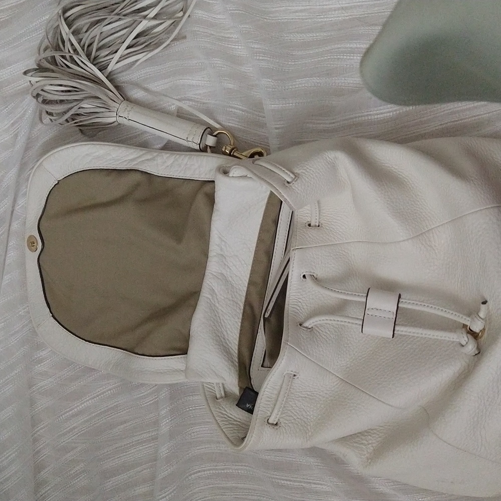 Chic White Leather Hobo Bag with Gold Accents - Picture 12 of 15